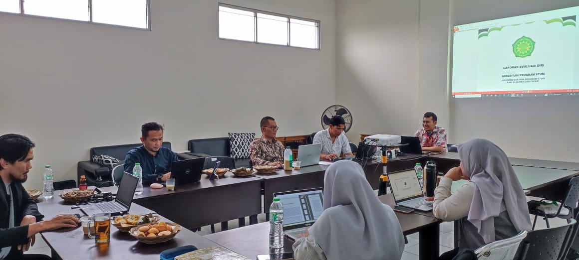 Review LED Prodi IAT Bersama Pimpinan dan P2M