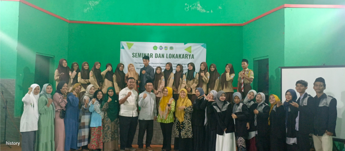 Seminar dan Lokakarya Kewirausahaan di Desa Karangmulya